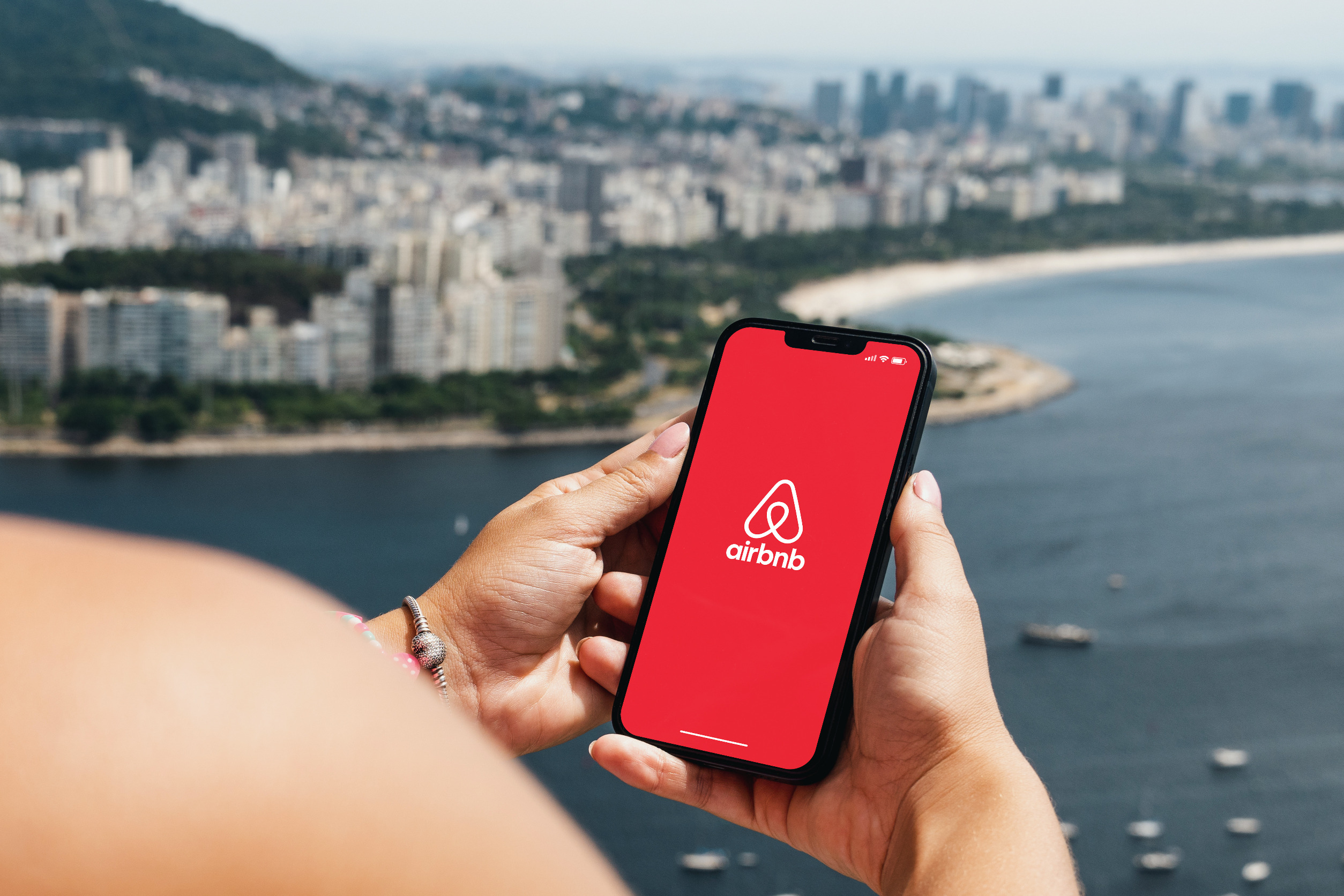 start airbnb business in dubai
